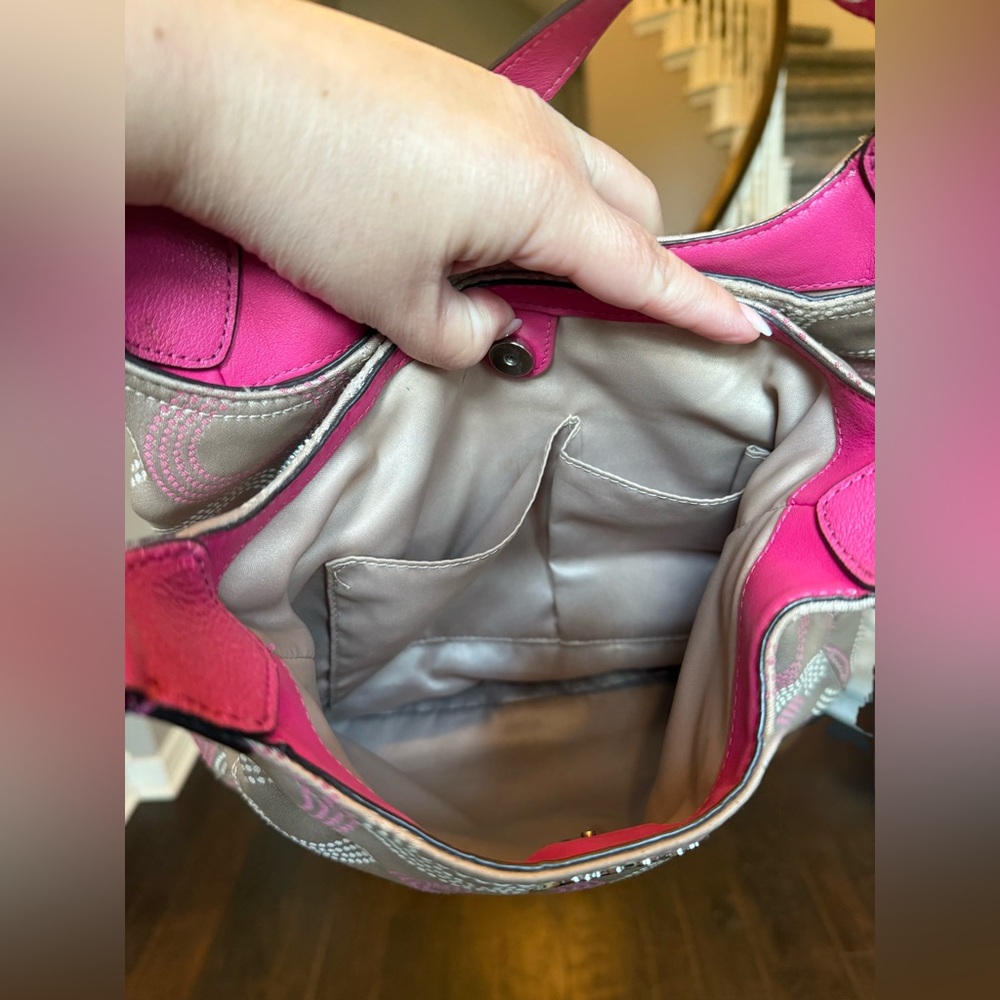 Coach F21920 Op Art Dotted Ashley Hobo Shoulder Bag Khaki Pink Branded Keychain - Picture 10 of 16
